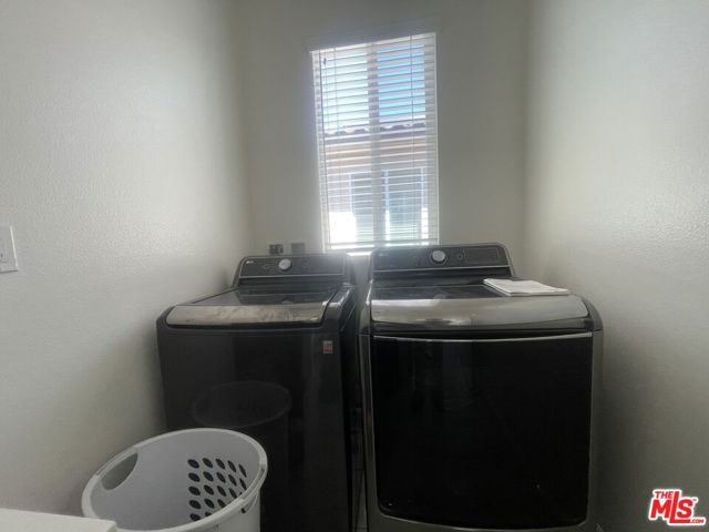 7937 N Keer Drive, Reseda CA: https://media.crmls.org/mediaz/68406bc6-edc5-4510-80f2-63717ddd968f.jpg