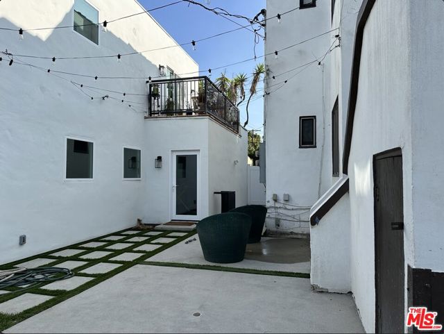 6367 W 6th Street, Los Angeles CA: https://media.crmls.org/mediaz/68422953-b09c-4ded-9def-26d199f641de.jpg