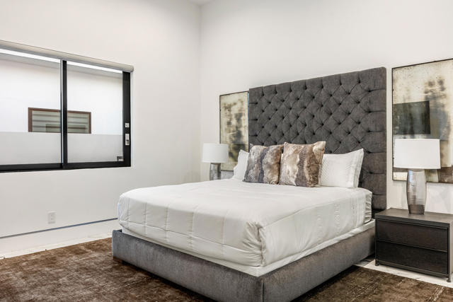 2 Bravo Court, Rancho Mirage CA: https://media.crmls.org/mediaz/68422be0-a48f-457d-ade0-197468b72cbc.jpg