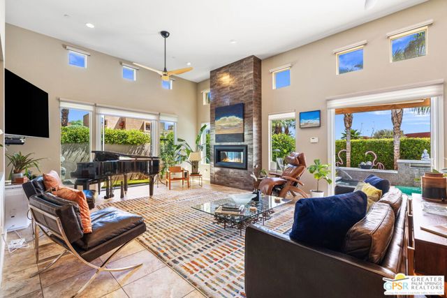 2985 Searchlight Lane, Palm Springs CA: https://media.crmls.org/mediaz/68423f52-613f-4d25-af84-a3d5e9327c86.jpg