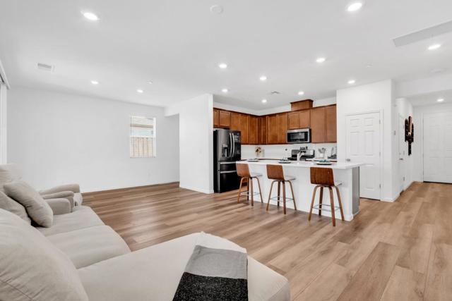 673 Dorset Drive, Patterson CA: https://media.crmls.org/mediaz/6842acba-3d02-4e40-ac16-eb83fd81fa15.jpg