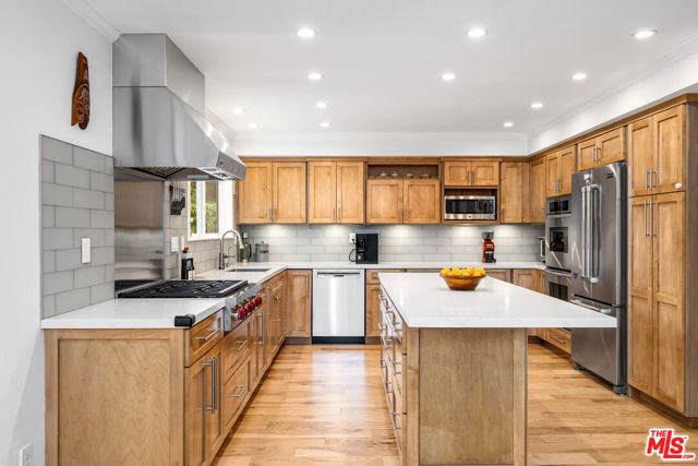 22518 Jameson Drive, Calabasas CA: https://media.crmls.org/mediaz/6842cf81-6eac-4373-8009-34dd86aeef57.jpg