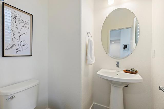 29231 Hub Ct, Hayward CA: https://media.crmls.org/mediaz/68430868-6551-4088-bc6f-68f1cad5b74f.jpg