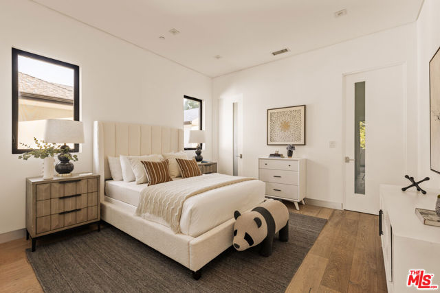 4445 Camellia Avenue, Studio City CA: https://media.crmls.org/mediaz/6843aff6-a1a5-4472-9a6f-bd4d37b02e25.jpg