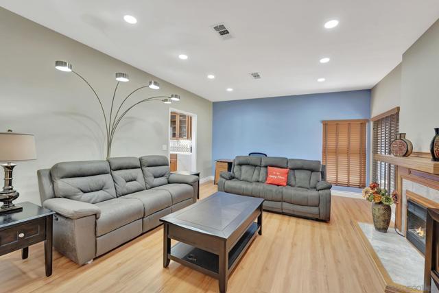 12486 Lomica Drive, San Diego CA: https://media.crmls.org/mediaz/6843c720-2455-4bd9-b057-abba20c6d0bf.jpg