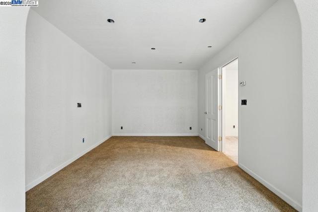 21798 Independent School Rd, Castro Valley CA: https://media.crmls.org/mediaz/68449139-2ba6-4b61-918c-e43d935e5cd0.jpg