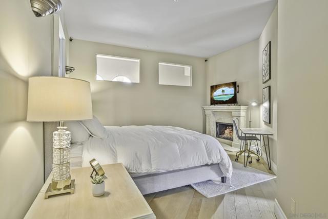 5305 La Crescenta, Rancho Santa Fe CA: https://media.crmls.org/mediaz/6844c02e-1da1-4499-906f-3ada36f5427d.jpg