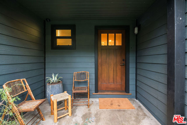 4838 Coldwater Canyon Avenue, Sherman Oaks CA: https://media.crmls.org/mediaz/6845f0a4-e0e6-430d-9c10-8f16e220684d.jpg