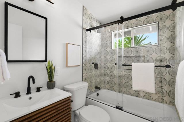 6373 Lake Albano Ave, San Diego CA: https://media.crmls.org/mediaz/684625a5-e6f6-4144-865b-59755331c68b.jpg