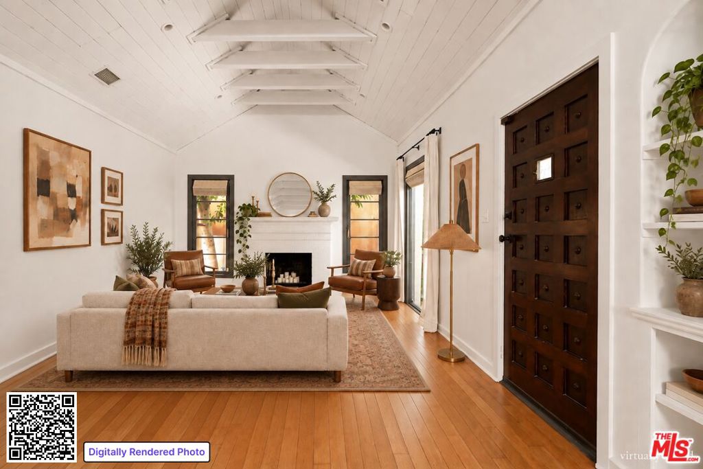 7272 Willoughby Avenue — Spanish