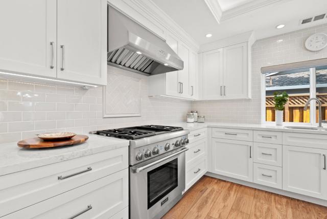 325 Crestview Drive, Santa Clara CA: https://media.crmls.org/mediaz/6847360a-448b-4e6f-9f3f-76f77fe1c915.jpg