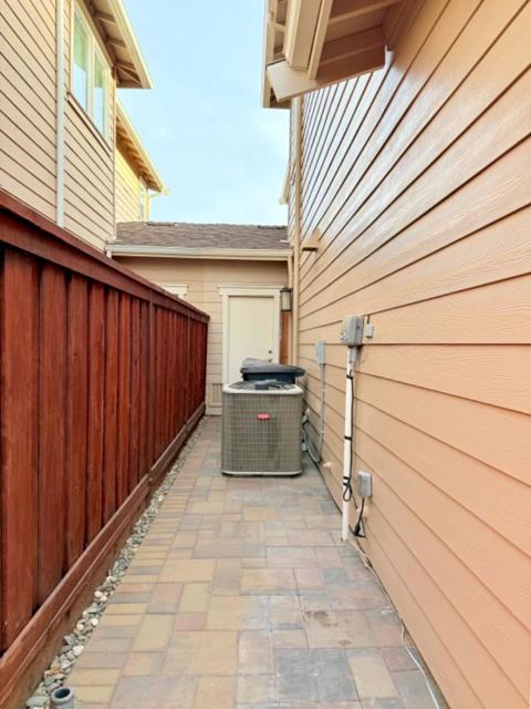 255 Stoney Creek Lane, Morgan Hill CA: https://media.crmls.org/mediaz/6848aa02-5048-414f-b827-6bb8784473f8.jpg