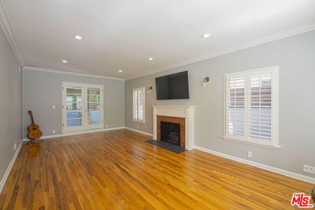 2318 Canyon Drive, Los Angeles CA: https://media.crmls.org/mediaz/68496651-19c0-4c25-addd-3fc42dbdffa4.jpg