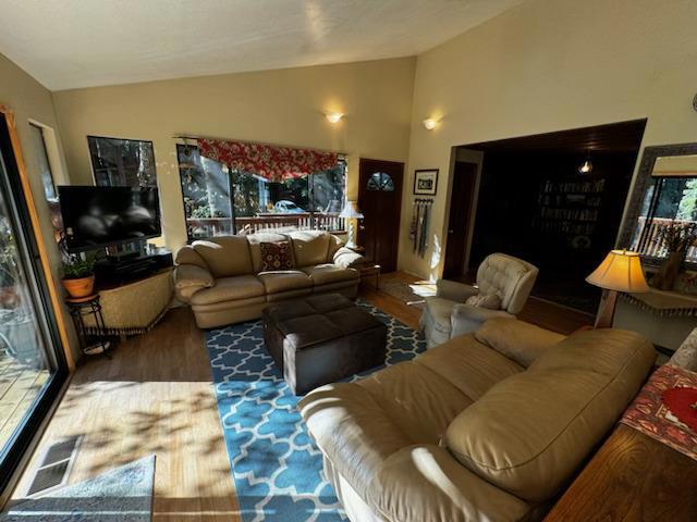526 Lower Locksley Road, Boulder Creek CA: https://media.crmls.org/mediaz/6849b93b-2b5f-4a6e-b9f7-25cb819ee57f.jpg