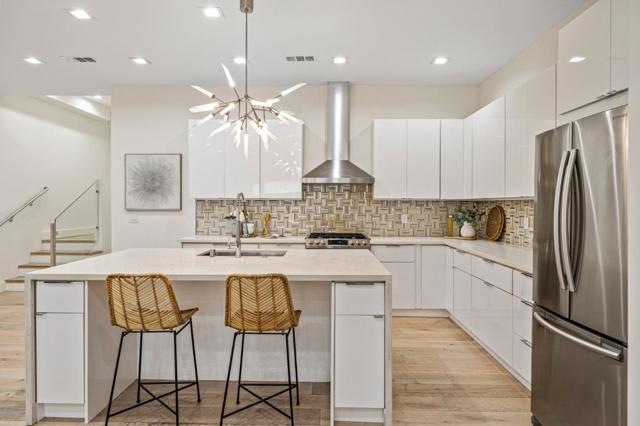 6423 California Street, San Francisco CA: https://media.crmls.org/mediaz/6849daa5-fcae-4f29-b9c2-c3f2c6cfade9.jpg