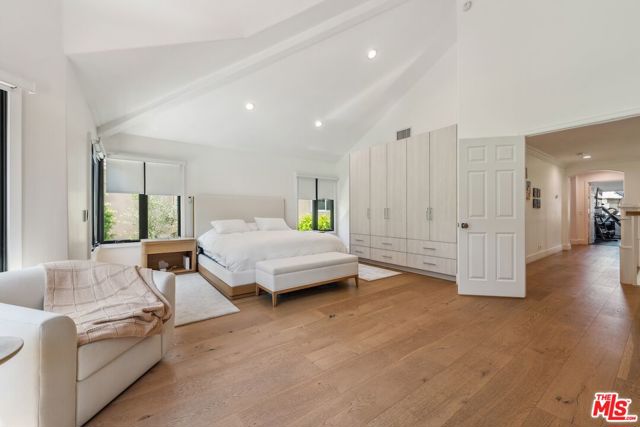 23180 Park Blanco, Calabasas CA: https://media.crmls.org/mediaz/684a0213-a7af-4693-9891-77413f296b00.jpg