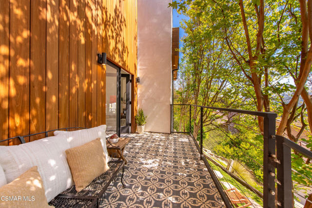 28333 Foothill Drive, Agoura Hills CA: https://media.crmls.org/mediaz/684a0aad-f561-4b0d-8e94-d04fda8c7a98.jpg