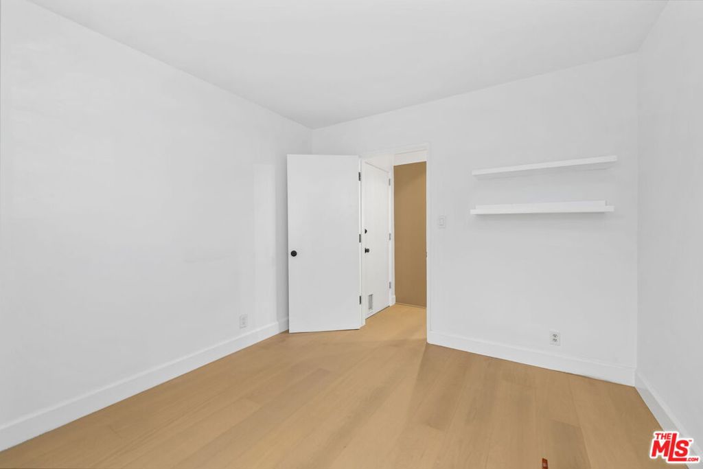 https://media.crmls.org/mediaz/684a4581-72f8-4751-94e3-003de8634080.jpg?preset=X-Large