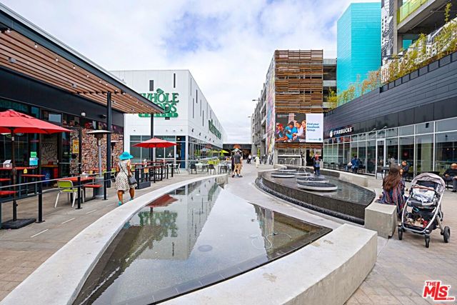 13200 Pacific Promenade, Playa Vista CA: https://media.crmls.org/mediaz/684ab485-9918-4944-b038-9ce452ba05b3.jpg
