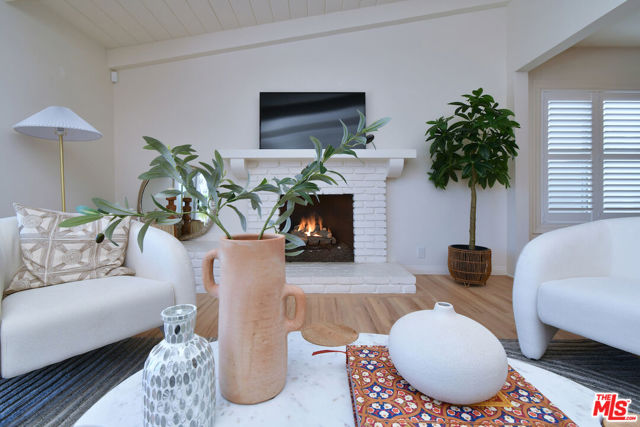 12614 Morrison Street photo 4
