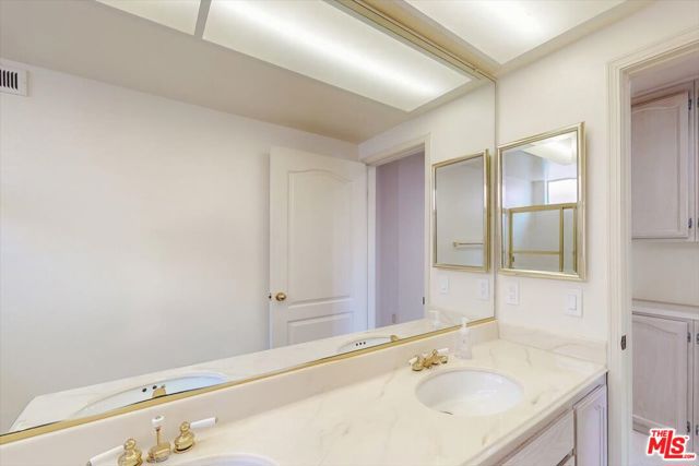 12119 Falcon Crest Way, Porter Ranch CA: https://media.crmls.org/mediaz/684b09a6-0c52-408f-9f14-128774a5a564.jpg