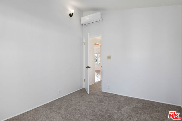 912 Victoria Avenue photo 25