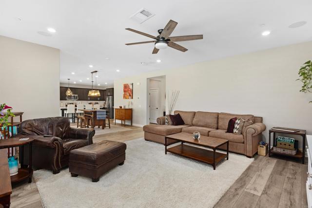 Detail Gallery Image 8 of 49 For 21711 Deer Grass Dr, Escondido,  CA 92029 - 4 Beds | 3/1 Baths