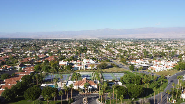 77739 Cape Verde Drive, Palm Desert CA: https://media.crmls.org/mediaz/684c75f8-f40d-4f4b-abe7-9bc7d82d46a2.jpg