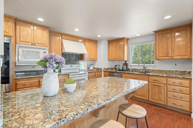 2834 Welk Cmn, Fremont CA: https://media.crmls.org/mediaz/684c8546-0a3c-4635-9fb6-b55755507093.jpg