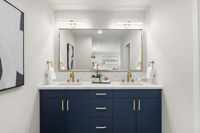 7911 Terraza Disoma, Carlsbad CA: https://media.crmls.org/mediaz/684c89ae-36c0-47ff-b9aa-9a98c67db931.jpg