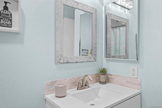 9155 57 Gold Coast Dr, San Diego CA: https://media.crmls.org/mediaz/684cb3a6-5607-4c6e-9a53-41f18d81994c.jpg