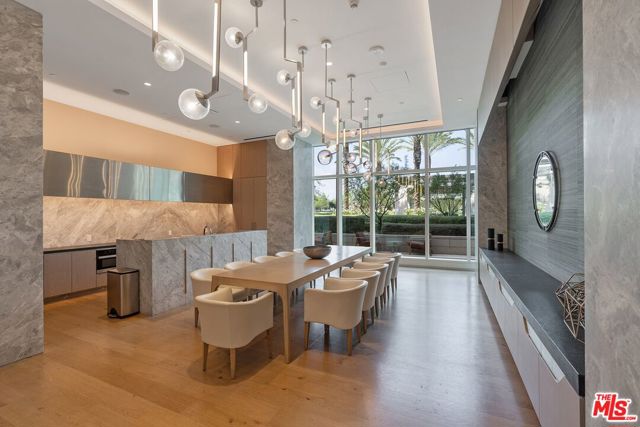 877 Francisco Street, Los Angeles CA: https://media.crmls.org/mediaz/684cb8e9-7562-41c6-b2b3-209848e4a3c8.jpg