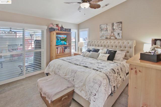 3050 Browning Ct, Brentwood CA: https://media.crmls.org/mediaz/684ccf84-4fc2-47ae-bbce-0605b56393f3.jpg