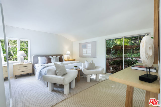 Image 22 of 72 For 10686 Somma Way