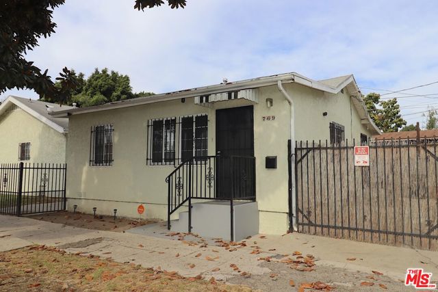 8946 Baring Cross Street, Los Angeles CA: https://media.crmls.org/mediaz/684dbe8f-9e64-420d-a6ca-d416f3356d5b.jpg