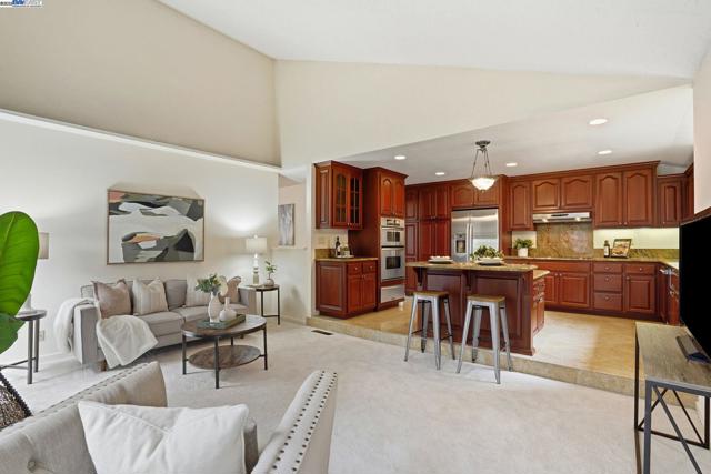 7444 Pecan Court, Pleasanton CA: https://media.crmls.org/mediaz/684dfa34-cee9-4432-9318-74a06711098b.jpg