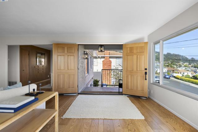 1748 Wesley Ave, El Cerrito CA: https://media.crmls.org/mediaz/684e1f23-2324-408e-812c-029ca7a20ad5.jpg
