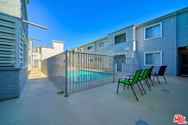 1 Bed Home for Sale in Los Angeles, California