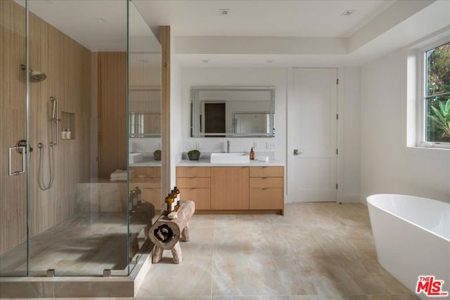 4 Bed Home for Sale in Los Angeles, California
