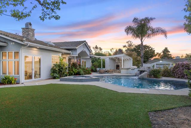 16334 Woodson View Rd, Poway CA: https://media.crmls.org/mediaz/684f1dde-b612-4b80-a801-e9e8fdd324bb.jpg