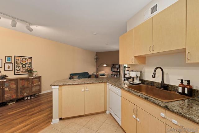 Image 7 of 26 For 1501 Front St  538