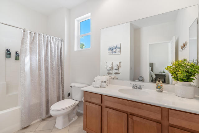 Image 29 of 45 For 84345 Volare Avenue