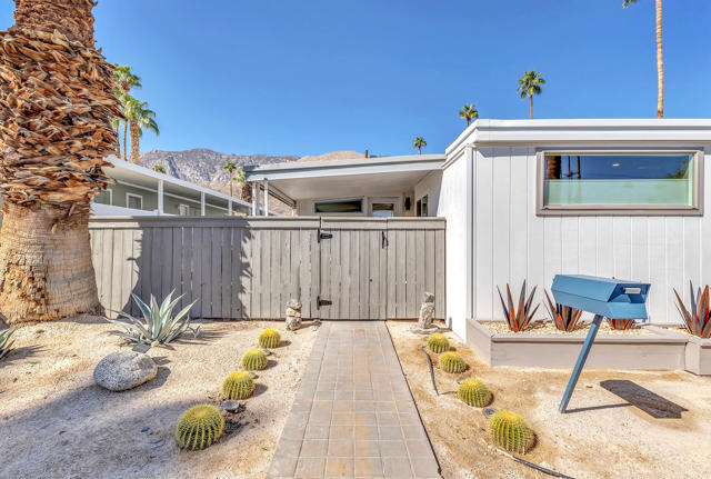 69 Nile Street, Palm Springs CA: https://media.crmls.org/mediaz/684ffccd-0fb3-476e-aec4-b80b33589564.jpg