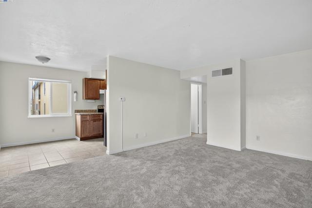 273 MacArthur Blvd, Oakland CA: https://media.crmls.org/mediaz/68502331-30d4-4a21-9561-d794d281a0ac.jpg
