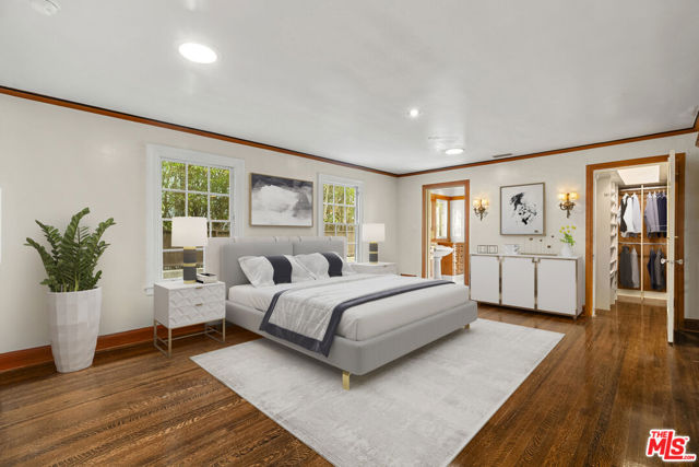 803 N Rexford Drive, Beverly Hills CA: https://media.crmls.org/mediaz/68502d24-08f7-47ef-8799-15dd40cf44fe.jpg