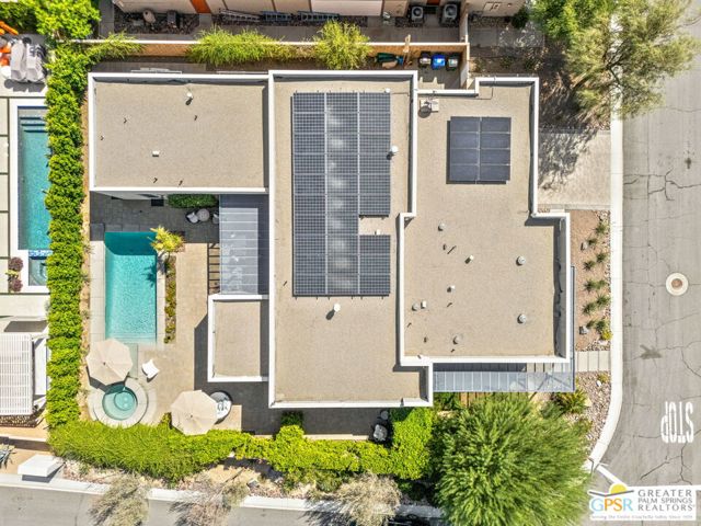 702 Axis Way, Palm Springs CA: https://media.crmls.org/mediaz/68504550-f4f9-47aa-a475-5e5160dd2f72.jpg