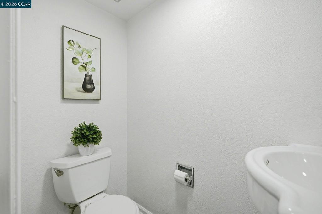 https://media.crmls.org/mediaz/68507b25-3279-410e-8ff8-9b5a84d9391a.jpg?preset=X-Large