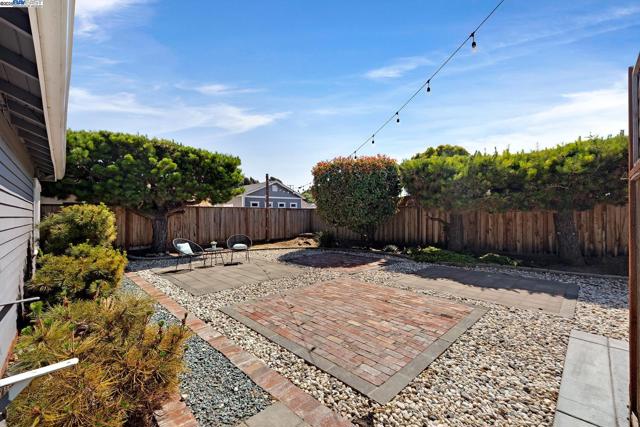 17473 Via Alamitos, San Lorenzo CA: https://media.crmls.org/mediaz/6850ac94-ffe2-4149-b527-22ee9d7d6e88.jpg
