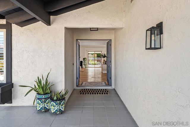 12687 Senda Acantilada, San Diego CA: https://media.crmls.org/mediaz/6850d5b5-beac-49ec-8867-f9508d22c5e8.jpg