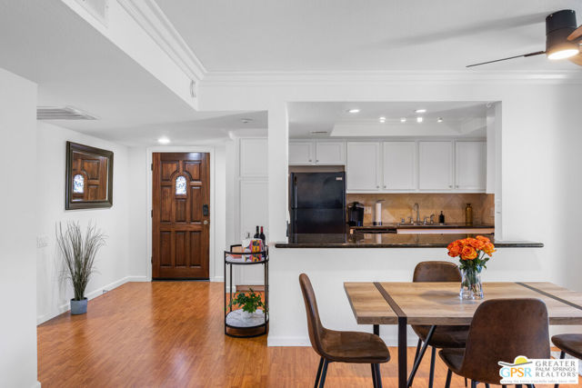 400 N Sunrise Way, Palm Springs CA: https://media.crmls.org/mediaz/68517901-42e0-4620-917b-1edd7fe84876.jpg